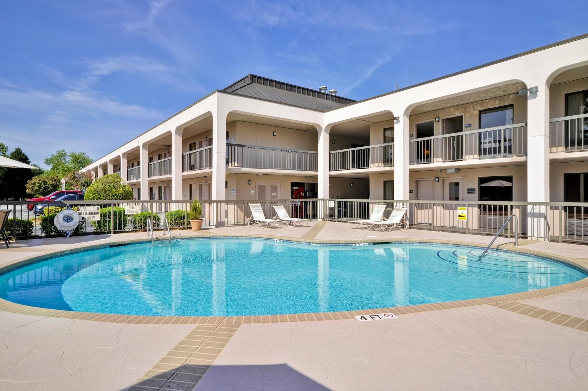 Motel 6 Fayetteville - I-95 Екстериор снимка