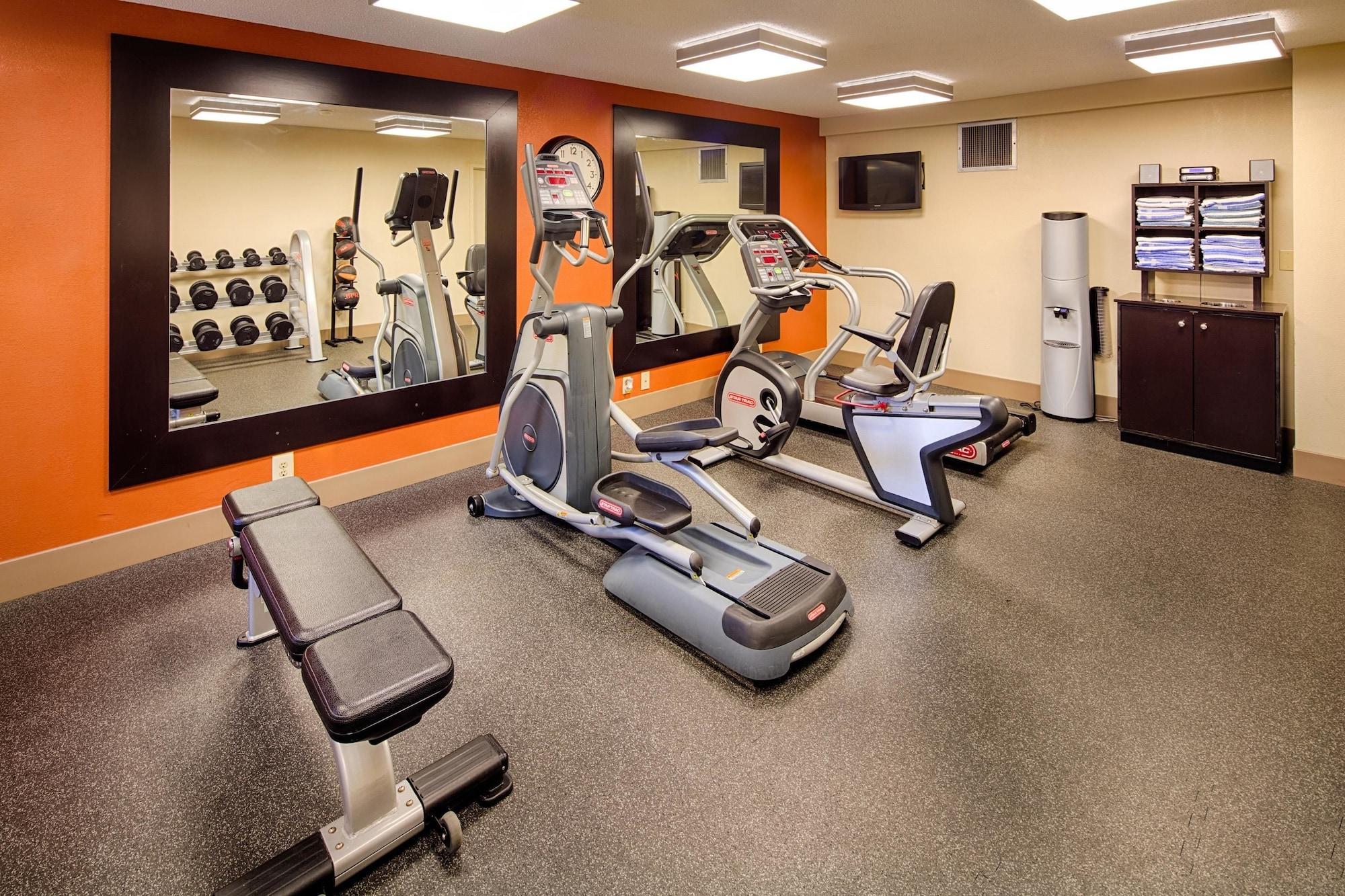 Motel 6 Fayetteville - I-95 Екстериор снимка