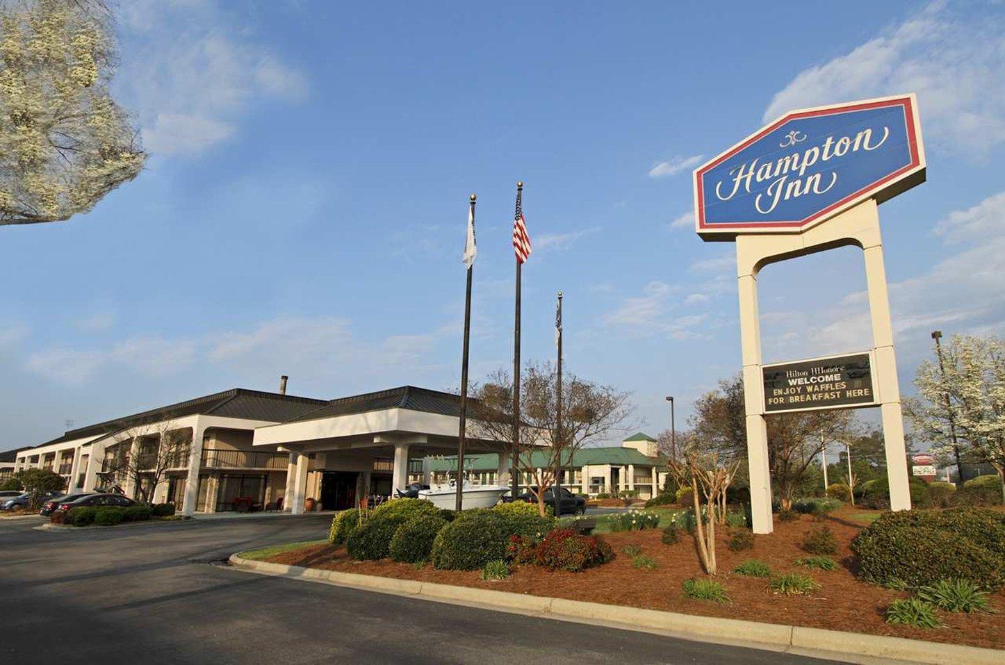Motel 6 Fayetteville - I-95 Екстериор снимка